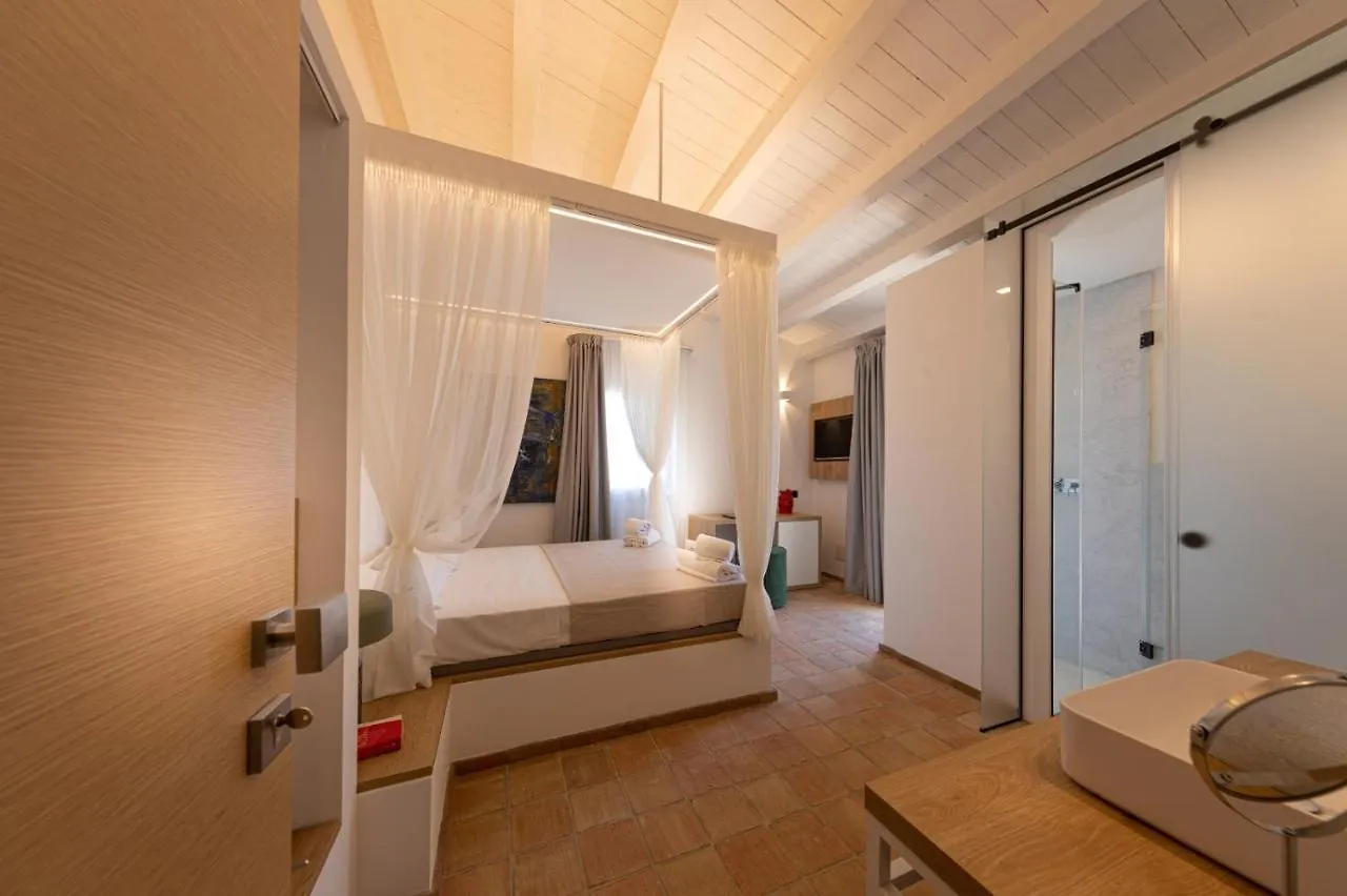 Villa Toto Resort 切法卢 酒店